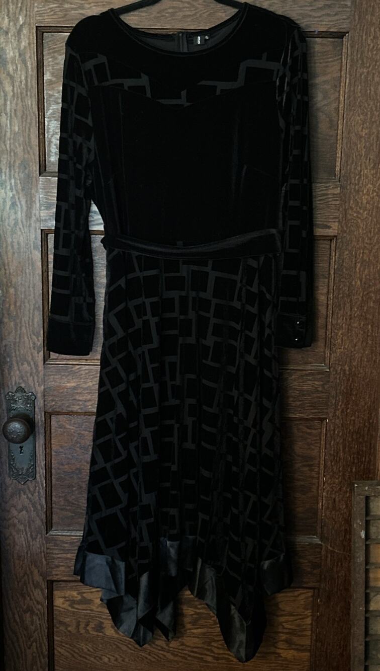 NWT X Plus Wear Black Velvet Burnout Handkerchief Hem Dress Sz XL Witchy Goth